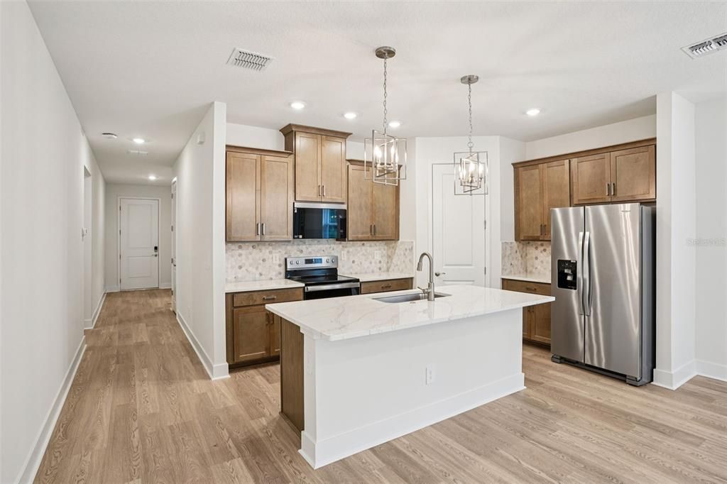 На продажу: $417,730 (4 спален, 2 ванн, 1908 Квадратных фут)