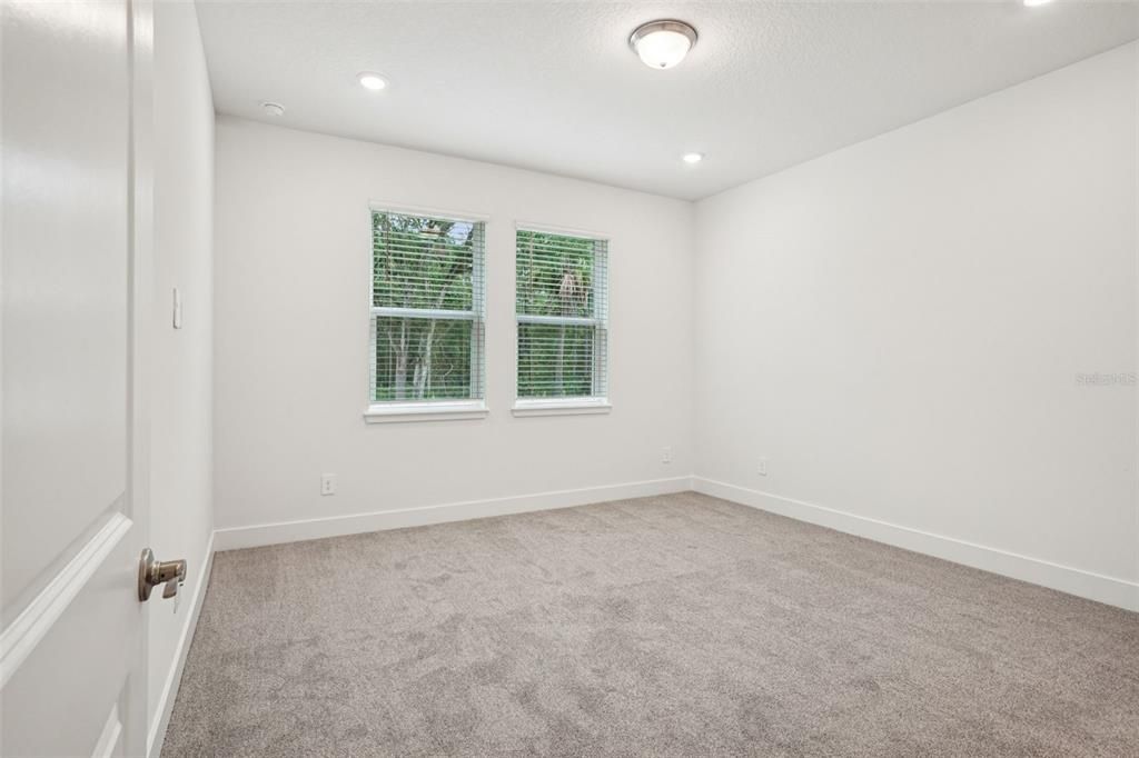 На продажу: $417,730 (4 спален, 2 ванн, 1908 Квадратных фут)