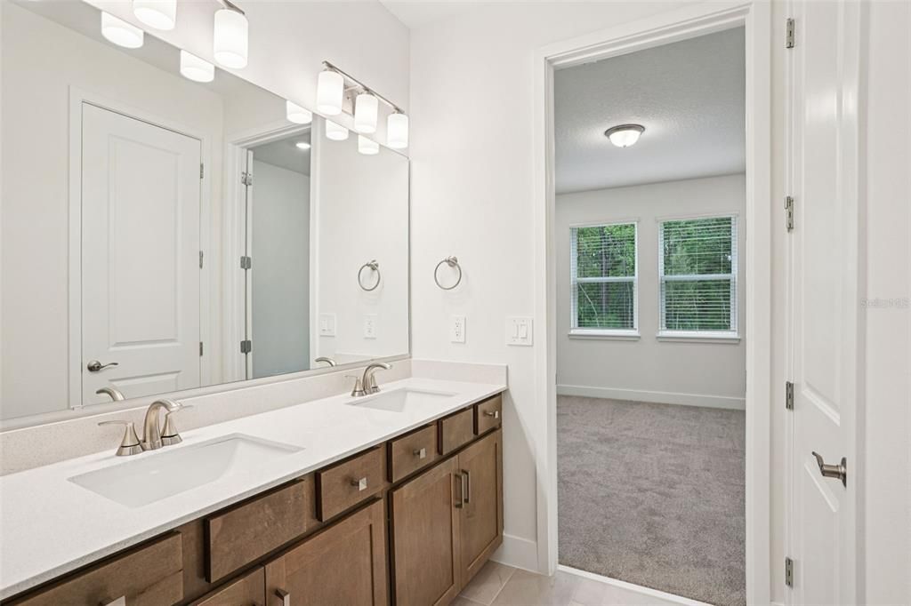 На продажу: $417,730 (4 спален, 2 ванн, 1908 Квадратных фут)