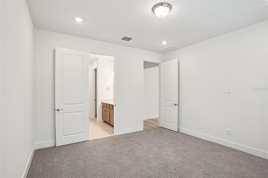 На продажу: $417,730 (4 спален, 2 ванн, 1908 Квадратных фут)