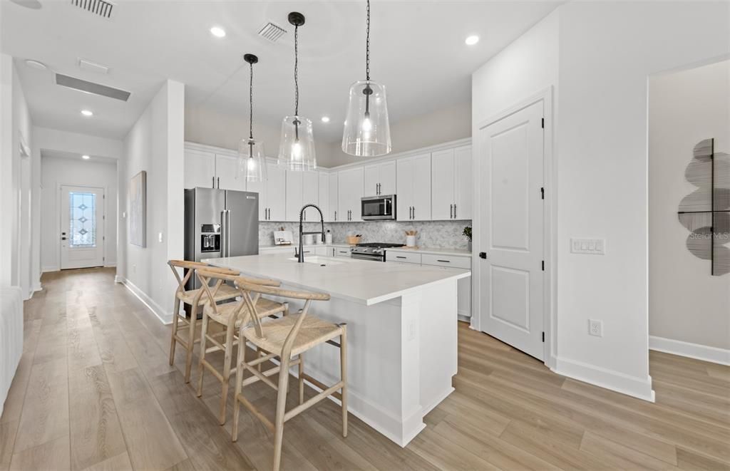 For Sale: $599,990 (2 beds, 2 baths, 1889 Square Feet)