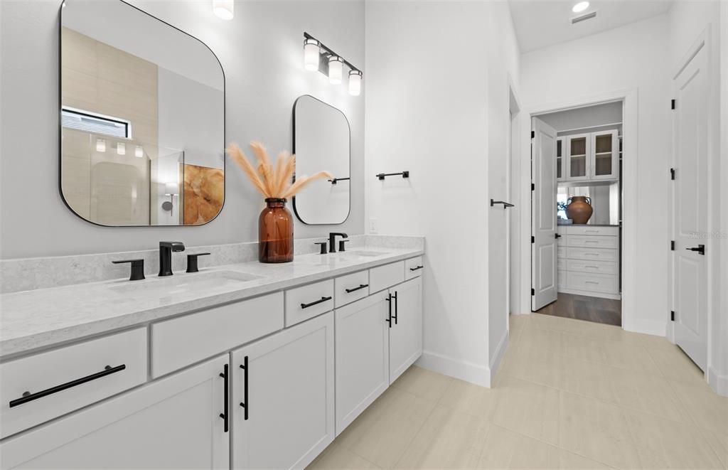 For Sale: $599,990 (2 beds, 2 baths, 1889 Square Feet)