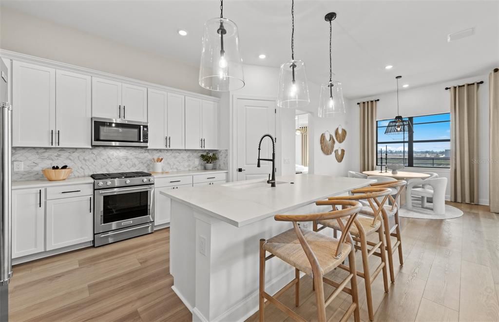 For Sale: $599,990 (2 beds, 2 baths, 1889 Square Feet)