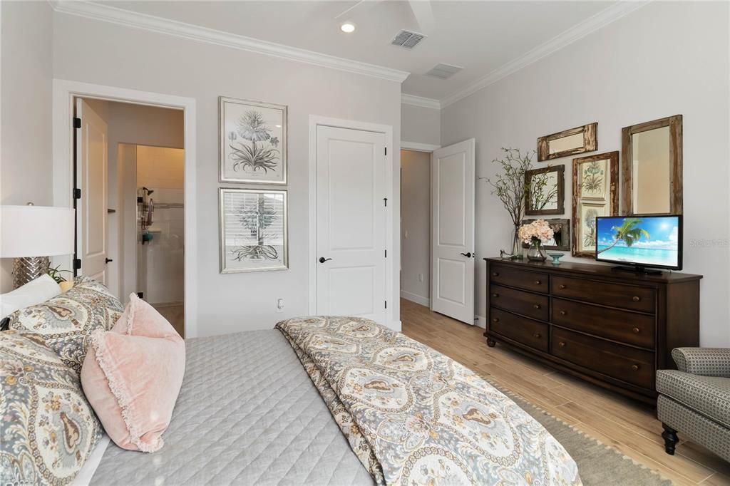 待售: $950,000 (3 贝兹, 3 浴室, 2828 平方英尺)