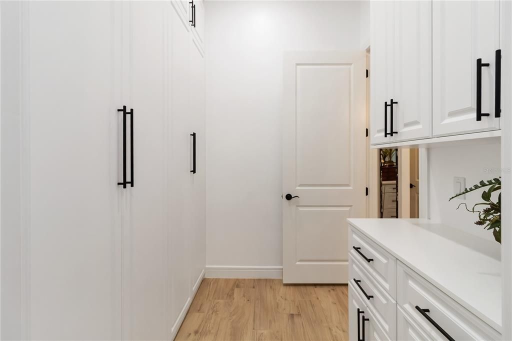 待售: $950,000 (3 贝兹, 3 浴室, 2828 平方英尺)