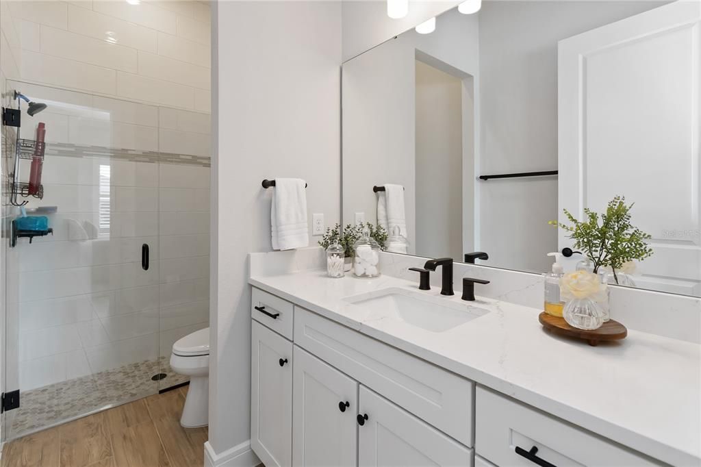 待售: $950,000 (3 贝兹, 3 浴室, 2828 平方英尺)