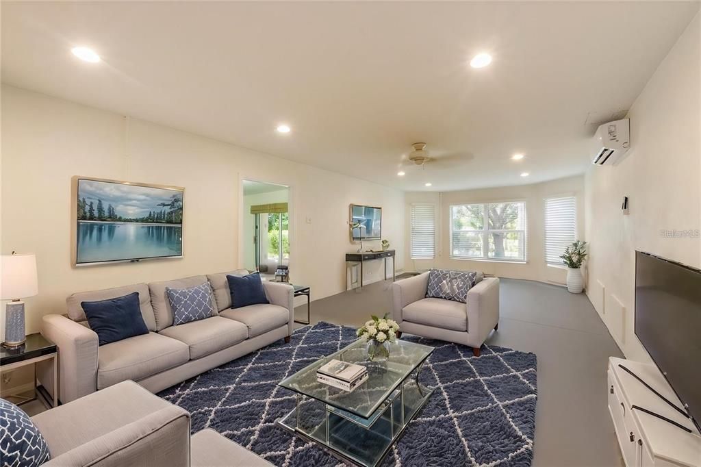 For Sale: $750,000 (2 beds, 2 baths, 1898 Square Feet)