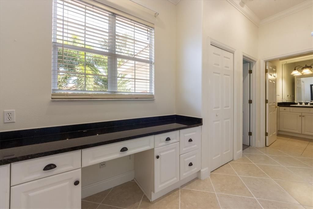 For Sale: $750,000 (2 beds, 2 baths, 1898 Square Feet)