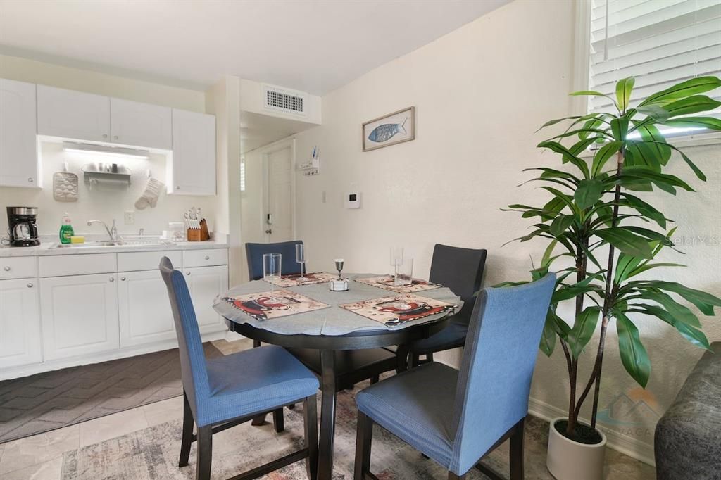 En Renta: $1,600 (2 camas, 1 baños, 740 Pies cuadrados)