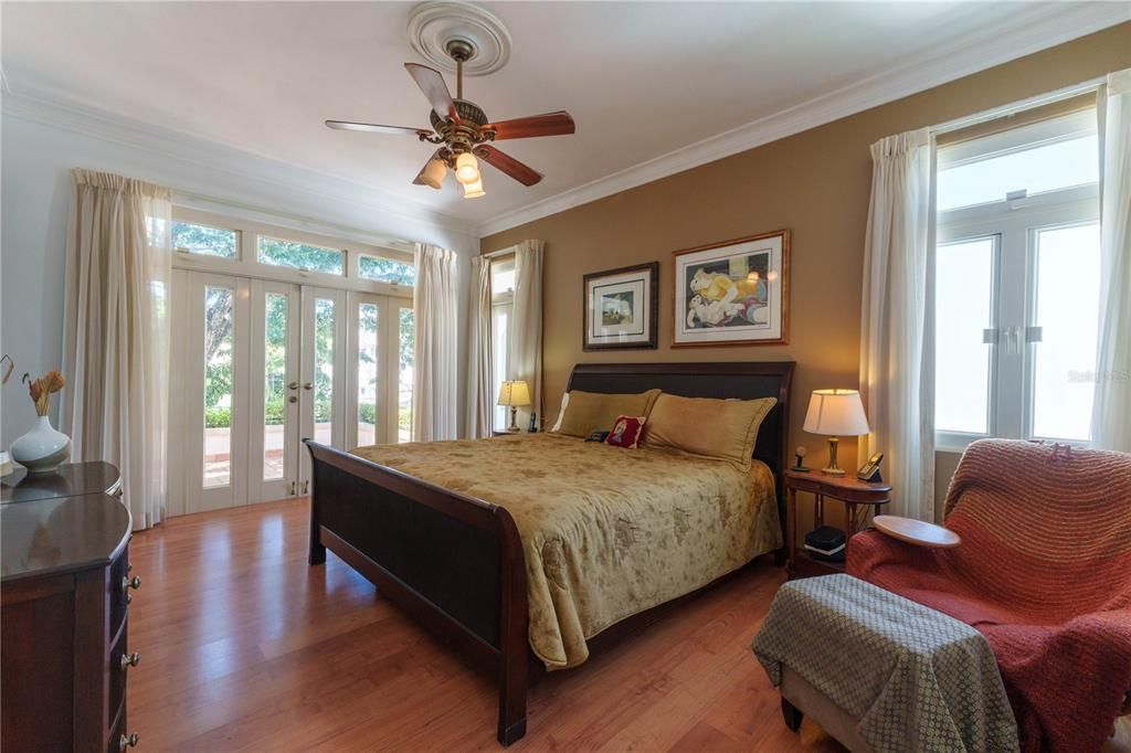 На продажу: $2,200,000 (5 спален, 3 ванн, 4100 Квадратных фут)