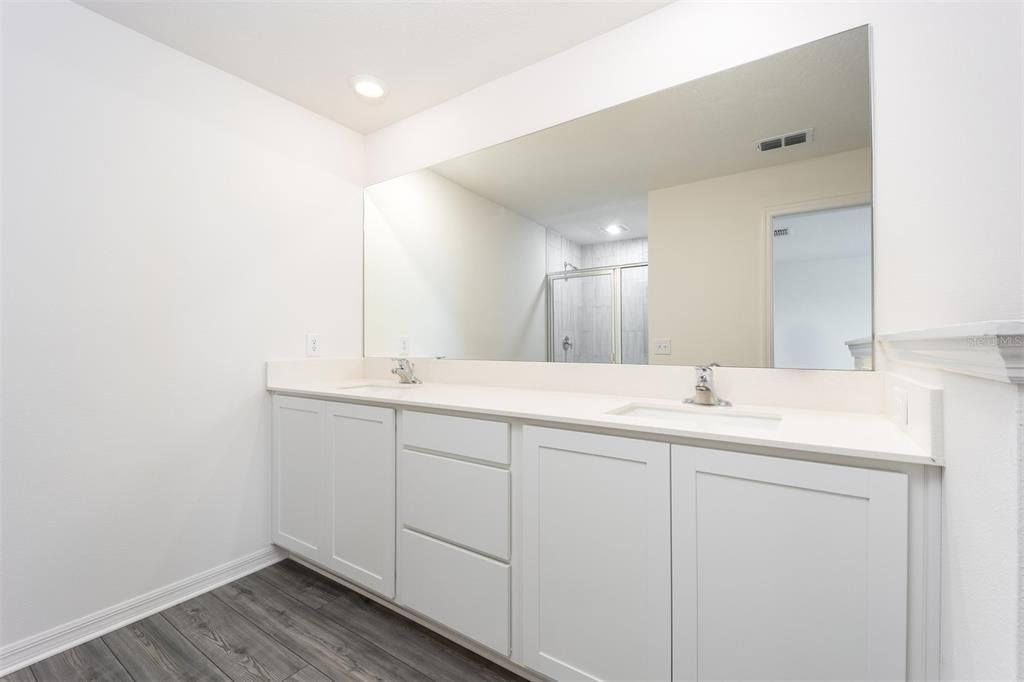 Active With Contract: $237,900 (3 beds, 2 baths, 1731 Square Feet)