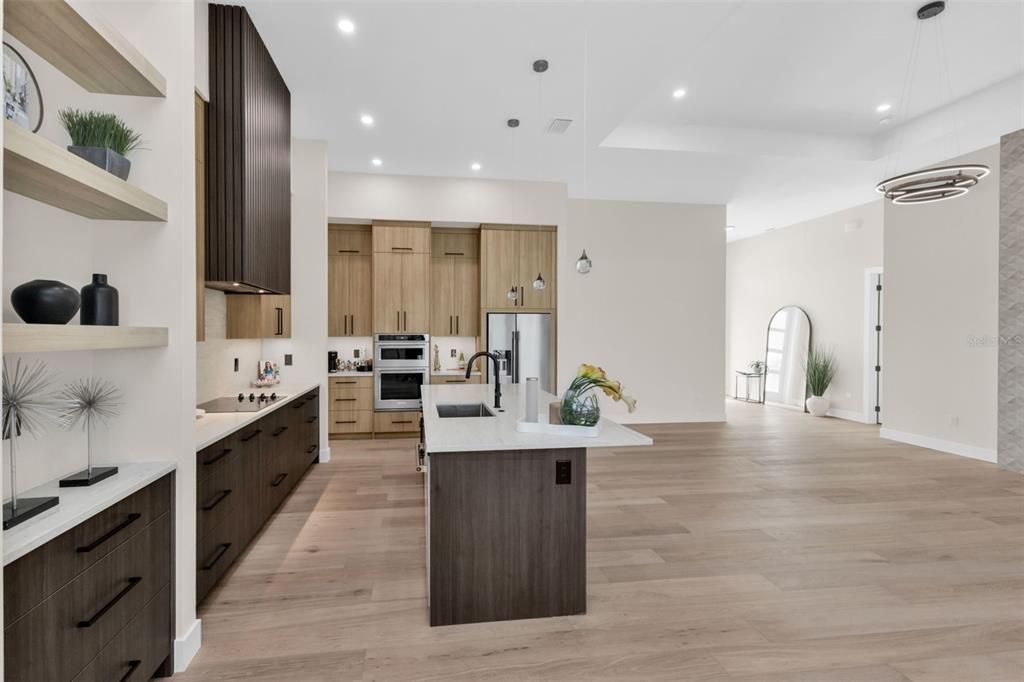 待售: $799,900 (3 贝兹, 3 浴室, 2327 平方英尺)