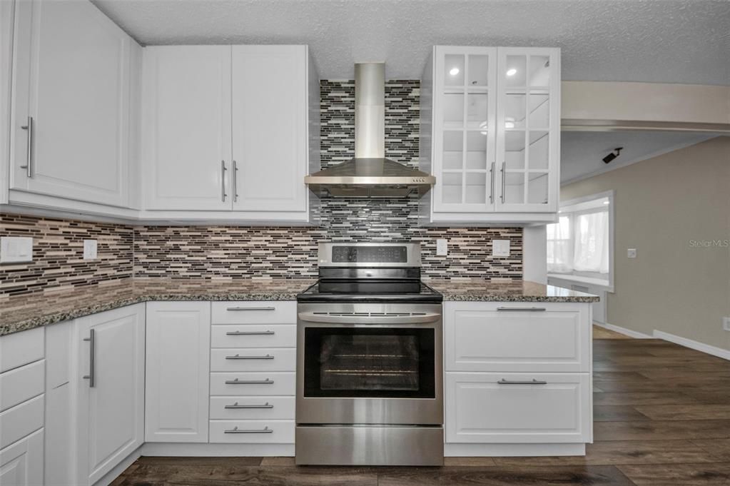 Activo con contrato: $389,900 (3 camas, 2 baños, 1494 Pies cuadrados)