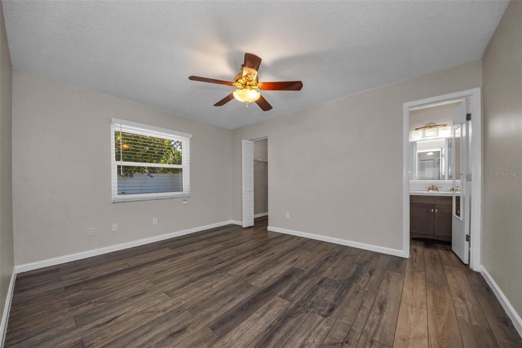 Activo con contrato: $389,900 (3 camas, 2 baños, 1494 Pies cuadrados)