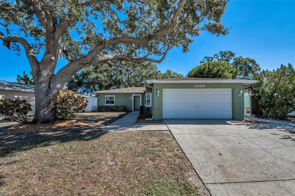 Activo con contrato: $389,900 (3 camas, 2 baños, 1494 Pies cuadrados)