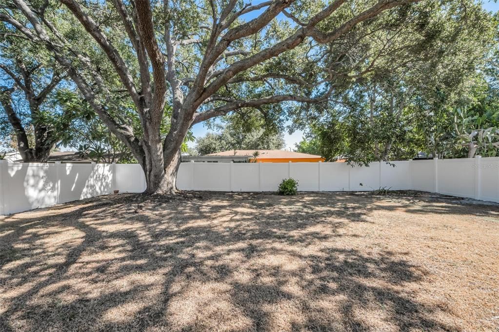 Activo con contrato: $389,900 (3 camas, 2 baños, 1494 Pies cuadrados)