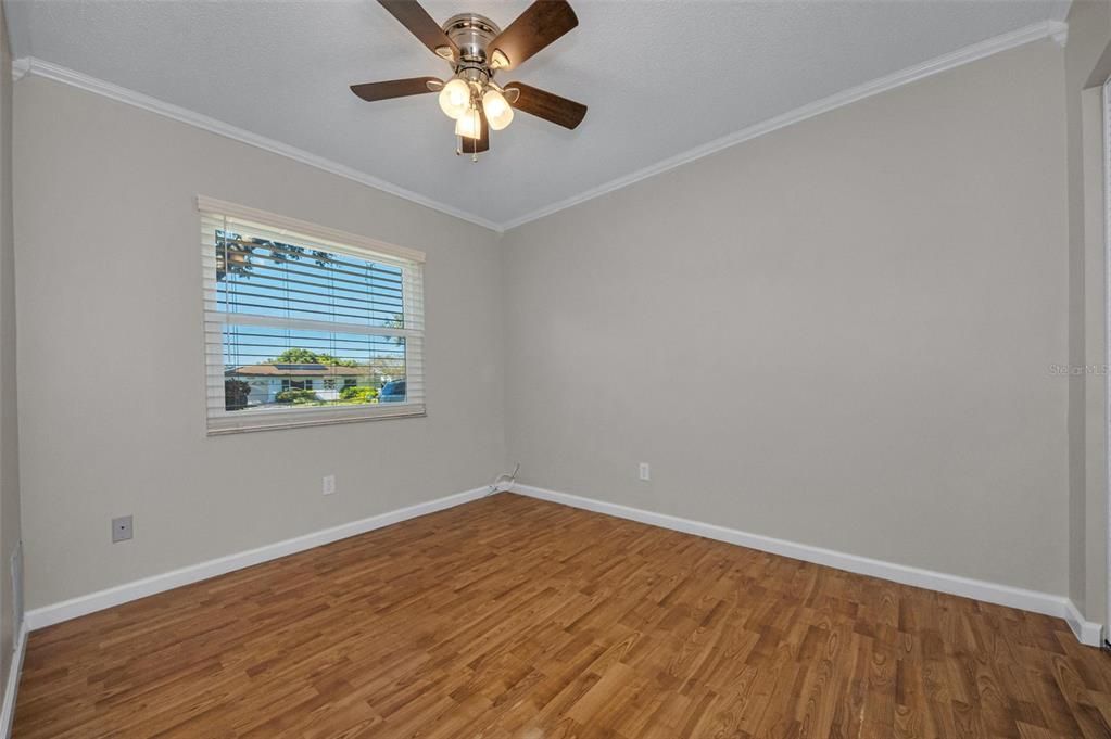 Activo con contrato: $389,900 (3 camas, 2 baños, 1494 Pies cuadrados)