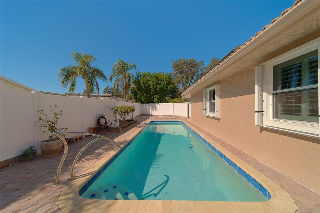 Active With Contract: $515,000 (3 beds, 2 baths, 1834 Square Feet)