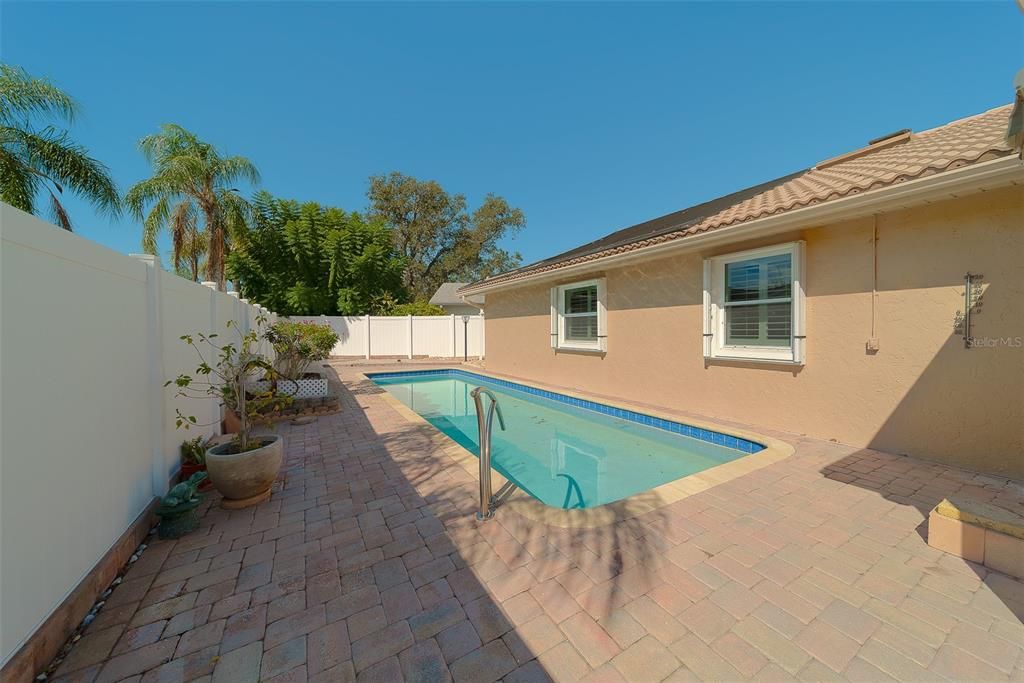 Active With Contract: $515,000 (3 beds, 2 baths, 1834 Square Feet)