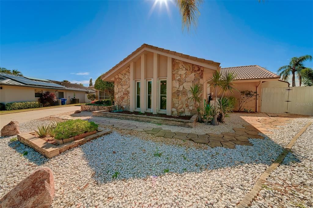 Active With Contract: $515,000 (3 beds, 2 baths, 1834 Square Feet)