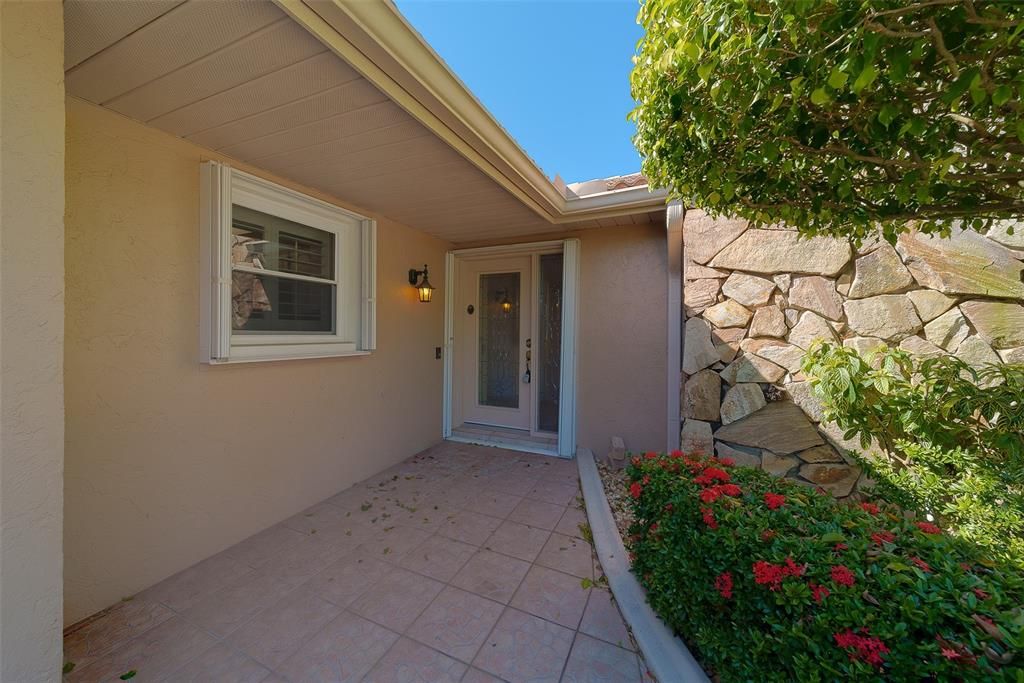 Active With Contract: $515,000 (3 beds, 2 baths, 1834 Square Feet)