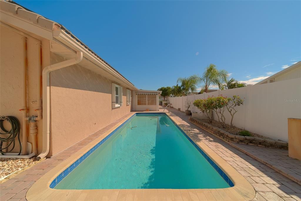 Active With Contract: $515,000 (3 beds, 2 baths, 1834 Square Feet)