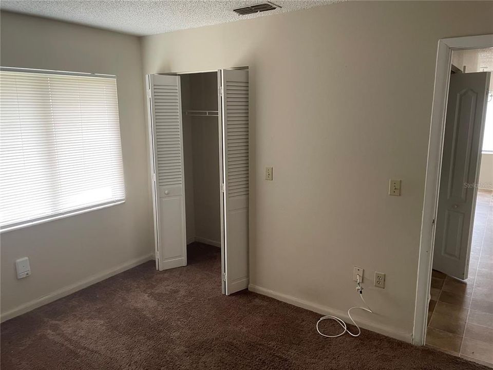 For Rent: $1,195 (2 beds, 1 baths, 925 Square Feet)