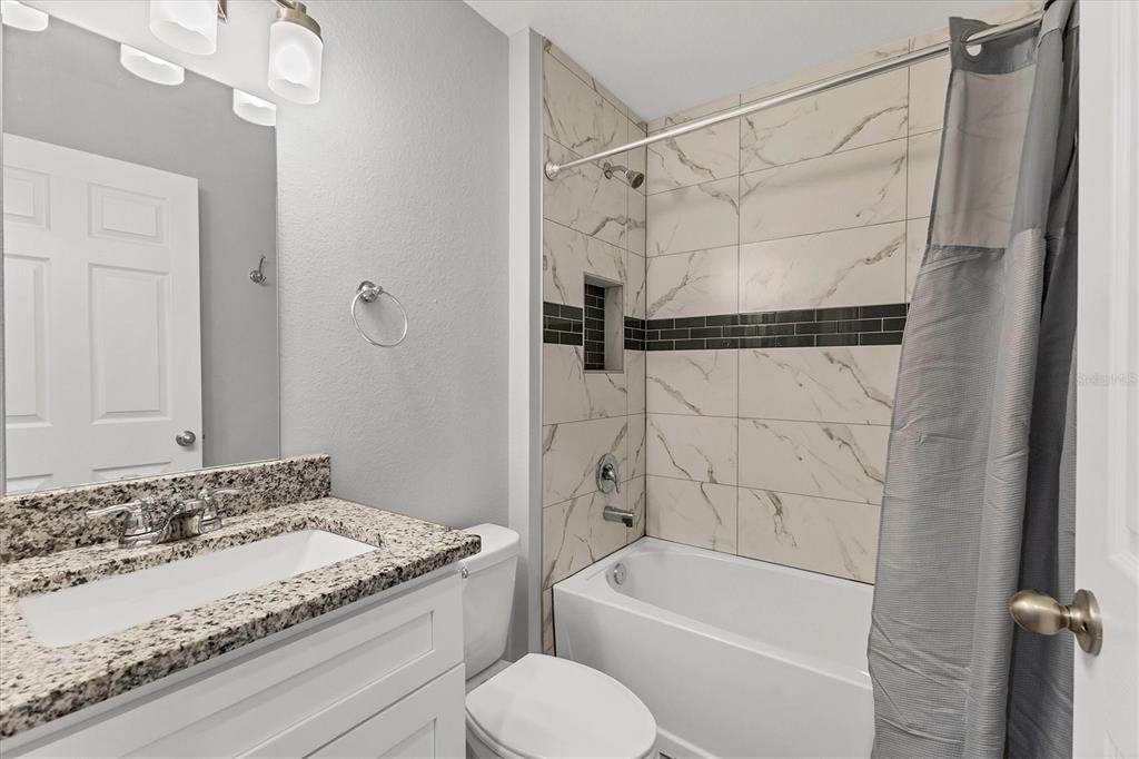 合同活跃: $445,000 (6 贝兹, 0 浴室, 2578 平方英尺)