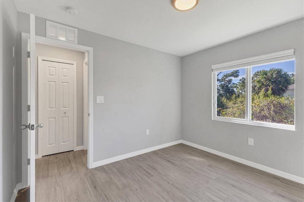 合同活跃: $445,000 (6 贝兹, 0 浴室, 2578 平方英尺)