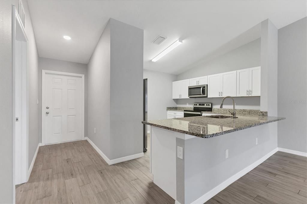 合同活跃: $445,000 (6 贝兹, 0 浴室, 2578 平方英尺)