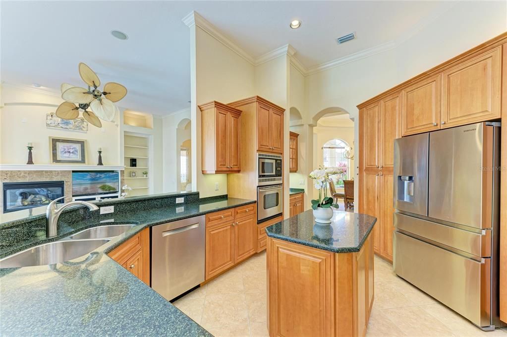 待售: $897,000 (3 贝兹, 3 浴室, 3073 平方英尺)