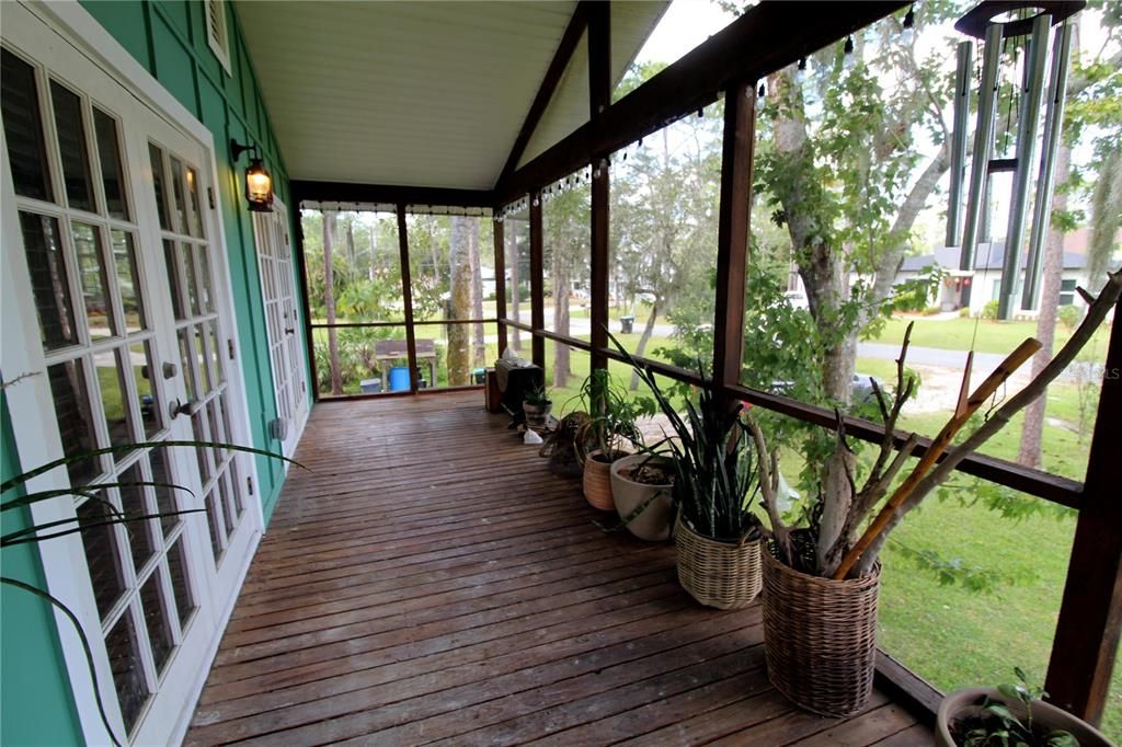 For Sale: $389,000 (1 beds, 1 baths, 750 Square Feet)