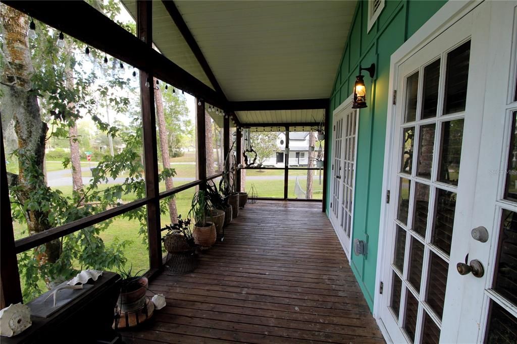 For Sale: $389,000 (1 beds, 1 baths, 750 Square Feet)