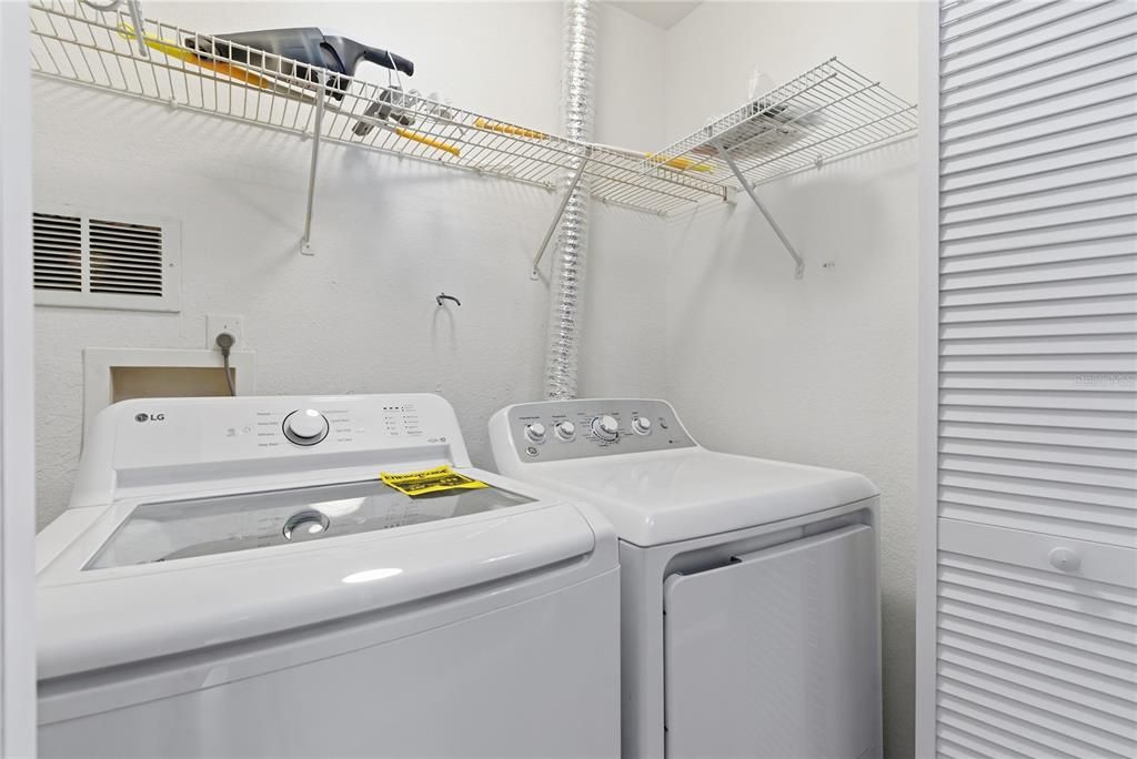 For Sale: $295,000 (3 beds, 2 baths, 1373 Square Feet)