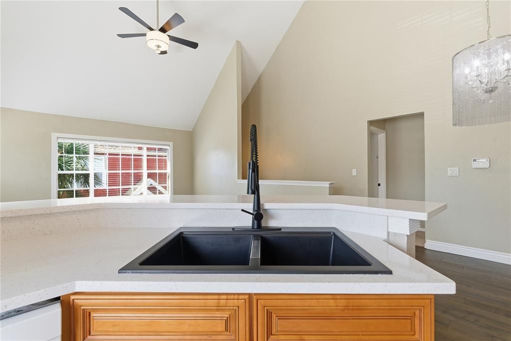 For Sale: $295,000 (3 beds, 2 baths, 1373 Square Feet)