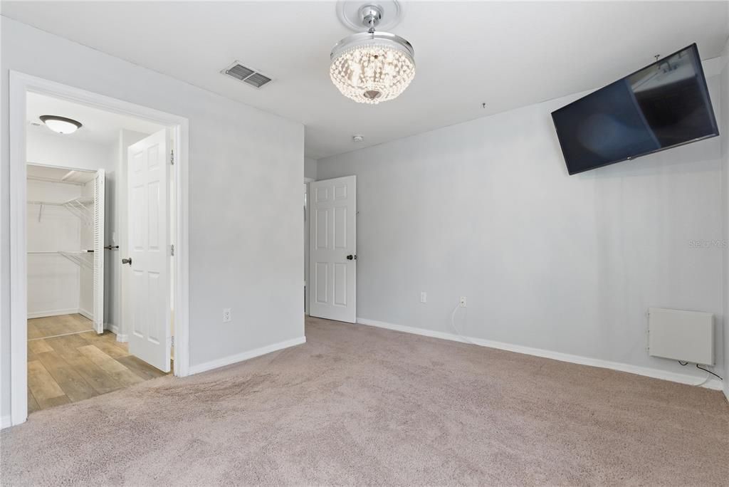 For Sale: $295,000 (3 beds, 2 baths, 1373 Square Feet)