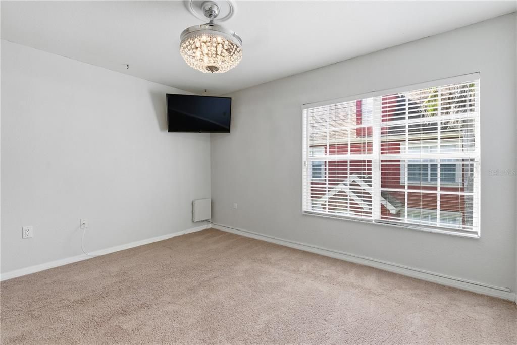 For Sale: $295,000 (3 beds, 2 baths, 1373 Square Feet)