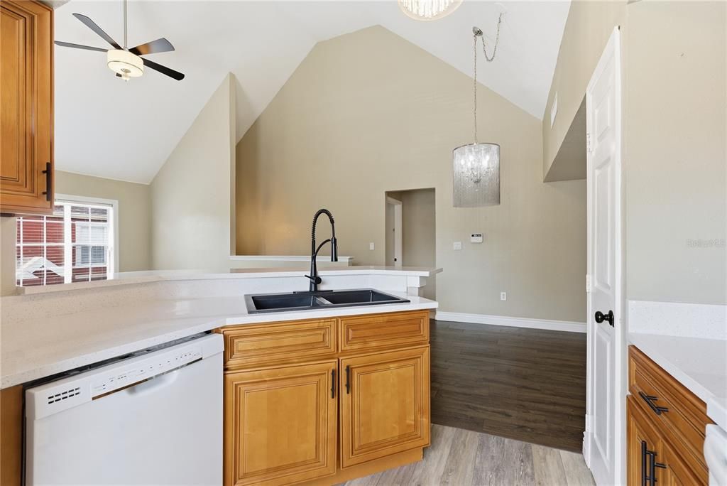 For Sale: $295,000 (3 beds, 2 baths, 1373 Square Feet)