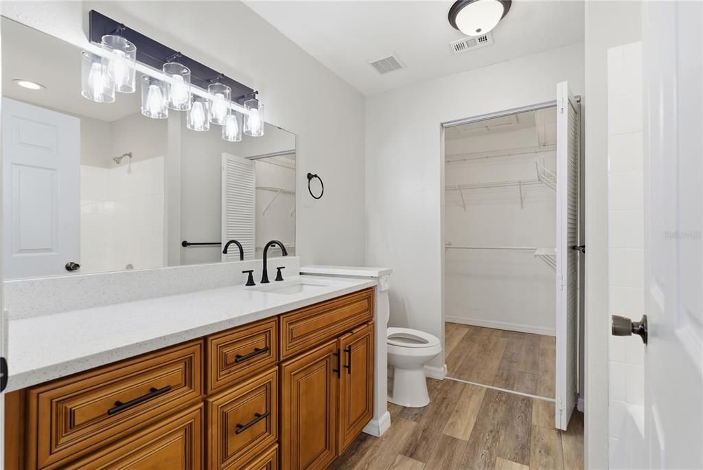 For Sale: $295,000 (3 beds, 2 baths, 1373 Square Feet)