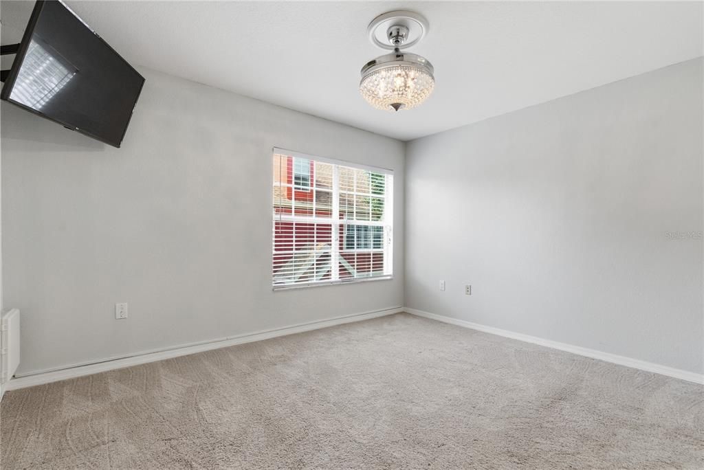 For Sale: $295,000 (3 beds, 2 baths, 1373 Square Feet)