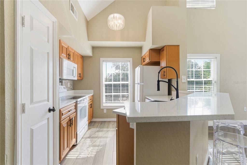 For Sale: $295,000 (3 beds, 2 baths, 1373 Square Feet)