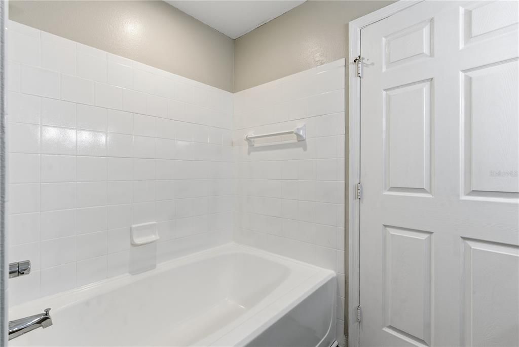 For Sale: $295,000 (3 beds, 2 baths, 1373 Square Feet)