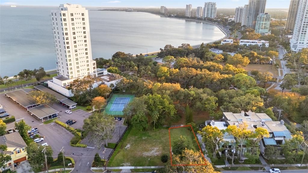 For Sale: $799,000 (0.14 acres)