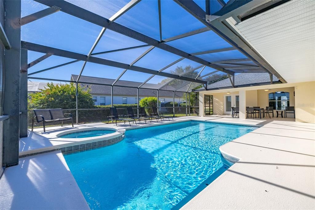 For Sale: $549,999 (5 beds, 4 baths, 2324 Square Feet)