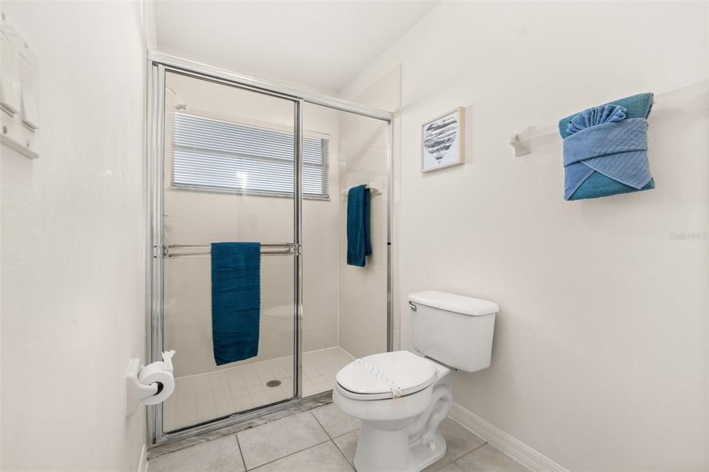 For Sale: $549,999 (5 beds, 4 baths, 2324 Square Feet)