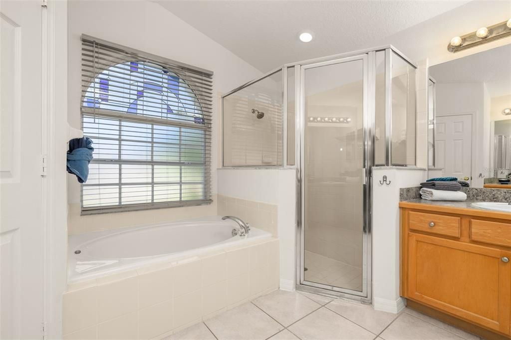 For Sale: $549,999 (5 beds, 4 baths, 2324 Square Feet)