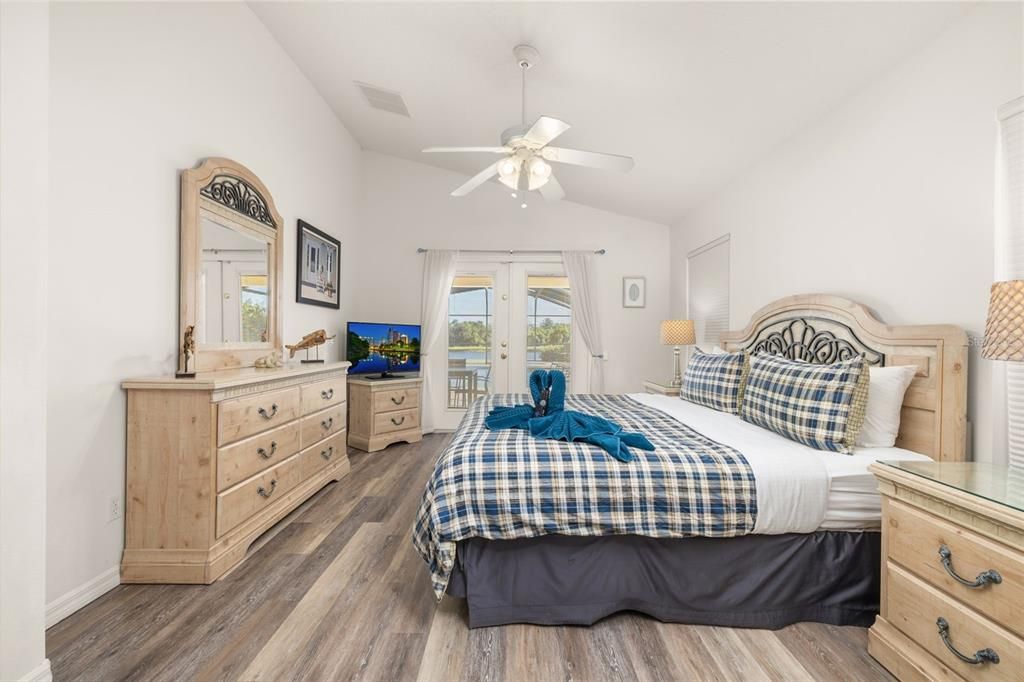 For Sale: $549,999 (5 beds, 4 baths, 2324 Square Feet)