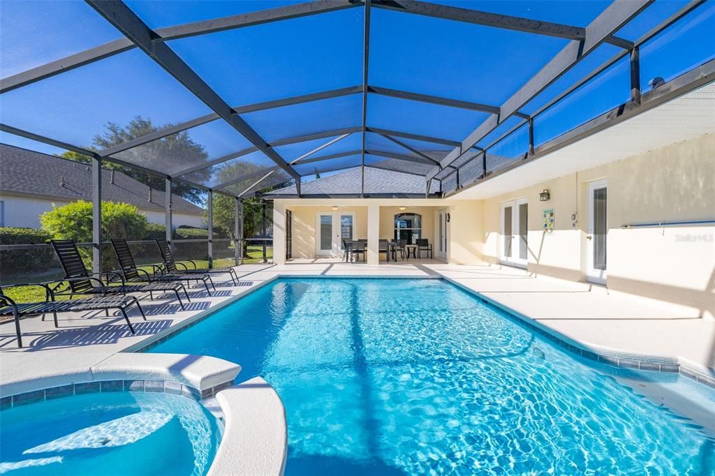 For Sale: $549,999 (5 beds, 4 baths, 2324 Square Feet)