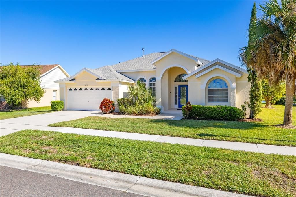 For Sale: $549,999 (5 beds, 4 baths, 2324 Square Feet)