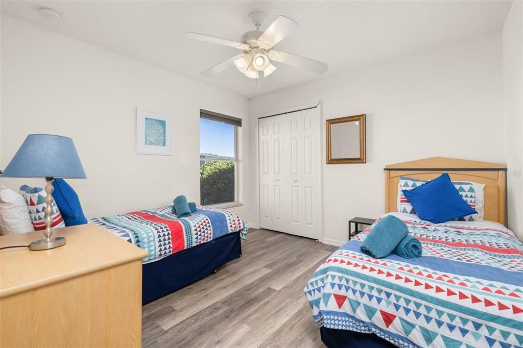 For Sale: $549,999 (5 beds, 4 baths, 2324 Square Feet)